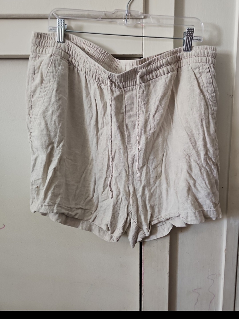 Old Navy Cream Elastic Drawstring Athletic Shorts